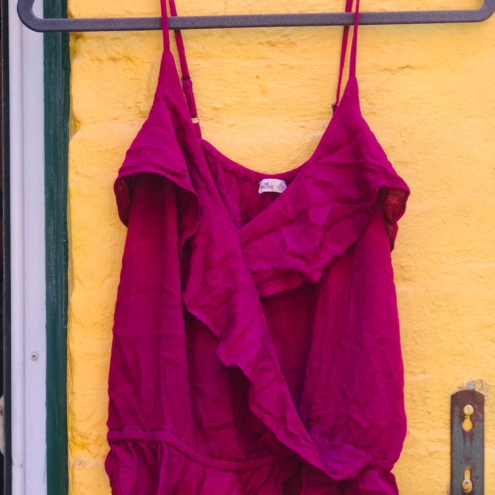 Hollister Ruffle Top great condition!